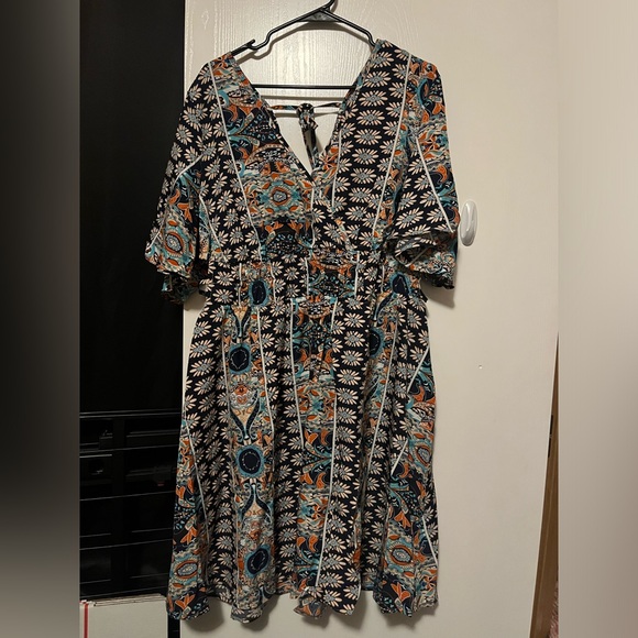 NIP SHEIN VCAY Plus Size Floral Print V-Neck Ruffle Sleeve Short Dress 4XL - Picture 2 of 8